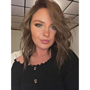 Meet your Posher, Courtney